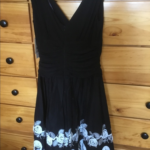 Black sleeveless dress - Picture 3 of 3